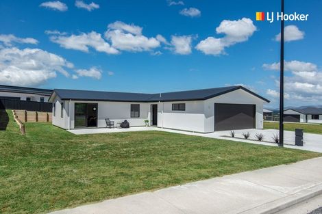 Photo of property in 42 Mcneil Street, Balclutha, 9230