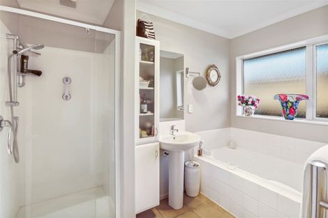 Photo of property in 5 Amoka Crescent, Parklands, Christchurch, 8083