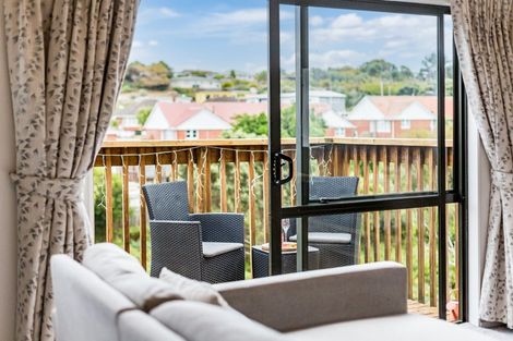 Photo of property in 16 Morere Street, Titahi Bay, Porirua, 5022
