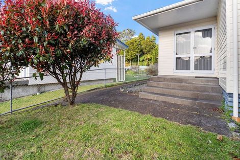 Photo of property in 31 Awanui Street, Merrilands, New Plymouth, 4312