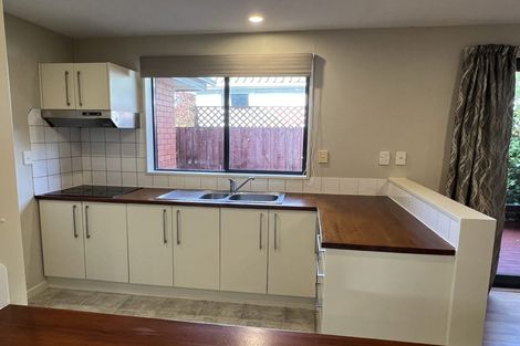 Photo of property in 2 Bellbrook Crescent, Shirley, Christchurch, 8013