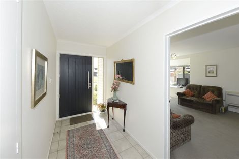 Photo of property in 8 Swithland Place, Avonhead, Christchurch, 8042