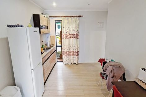 Photo of property in 9 Ngatoa Place, Glenfield, Auckland, 0629