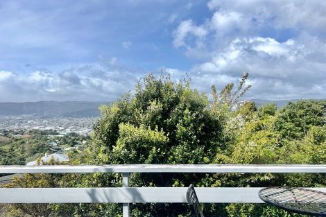 Photo of property in 32 Wisteria Grove, Maungaraki, Lower Hutt, 5010