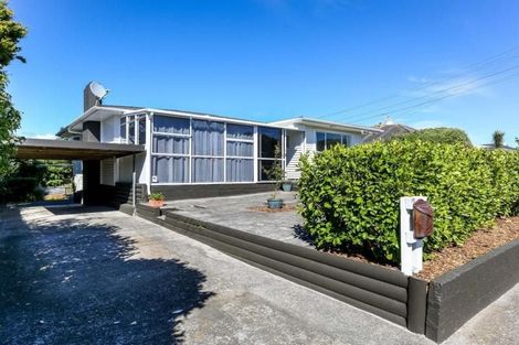 Photo of property in 16 Trafalgar Street, Westown, New Plymouth, 4310