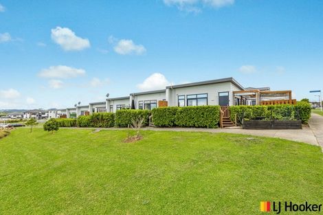 Photo of property in 11 Kapuarangi Lane, Papakura, 2110