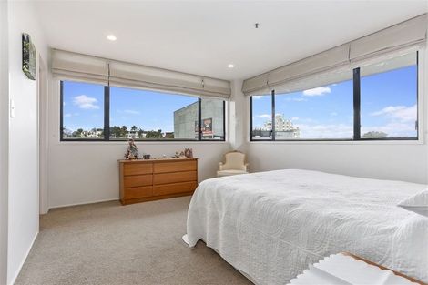 Photo of property in 4a/171 Hurstmere Road, Takapuna, Auckland, 0622