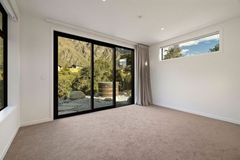 Photo of property in 39 Spur Ridge Rise, Jacks Point, 9371