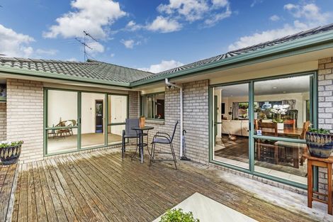 Photo of property in 10 Kumar Place, The Gardens, Auckland, 2105