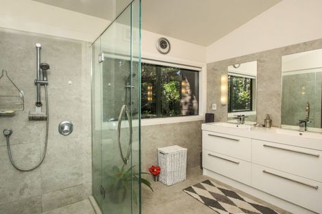 Photo of property in 35 Tanekaha Road, Titirangi, Auckland, 0604