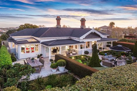 Photo of property in 290 Jervois Road, Herne Bay, Auckland, 1011