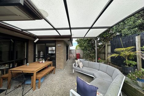 Photo of property in 28 Seamount Drive, Red Beach, 0932