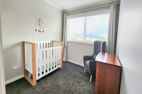 Photo of property in 33 Petherick Crescent, Johnsonville, Wellington, 6037