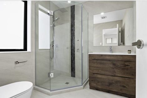 Photo of property in 4/3 Harris Road, Mount Wellington, Auckland, 1051