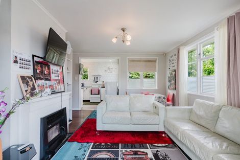 Photo of property in 19 Willis Street, Bader, Hamilton, 3206