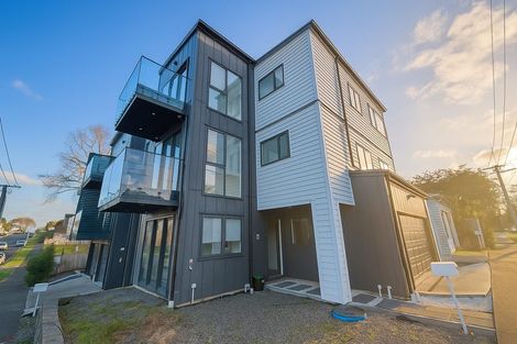 Photo of property in 15 Correa Court, Goodwood Heights, Auckland, 2105