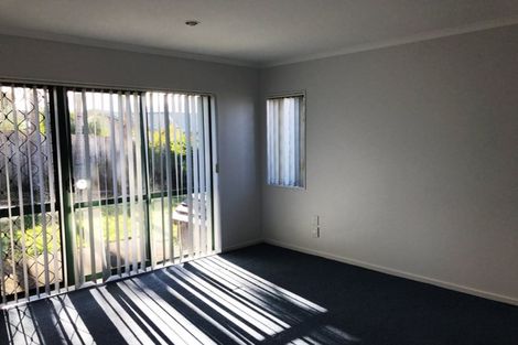 Photo of property in 5 Basra Drive, Henderson, Auckland, 0612
