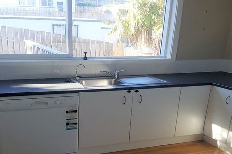 Photo of property in 98 Maupuia Road, Maupuia, Wellington, 6022