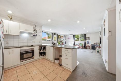 Photo of property in 99c Settlement Road, Papakura, 2110