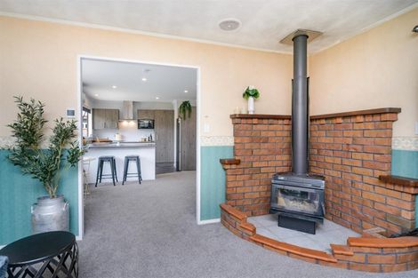 Photo of property in 62 Bridge Street, Bulls, 4818