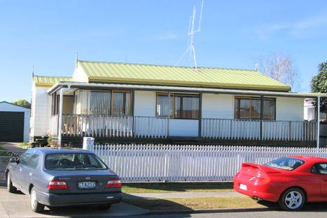 Photo of property in 2 Aileen Place, Nawton, Hamilton, 3200