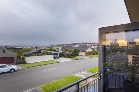 Photo of property in 56 Ruapehu Drive, Fitzherbert, Palmerston North, 4410