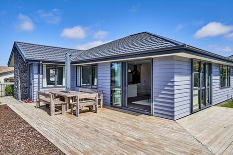 Photo of property in 114 Endeavour Drive, Whitby, Porirua, 5024