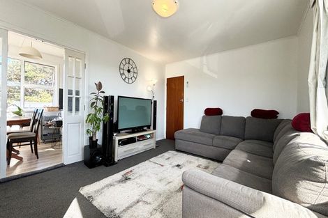 Photo of property in 32 Mark Avenue, Paparangi, Wellington, 6037