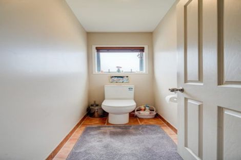 Photo of property in 76 Lothian Brae, Wattle Downs, Auckland, 2103