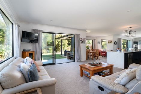 Photo of property in 38 Katelyn Place, Kinloch, Taupo, 3385