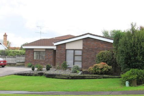 Photo of property in 14 Voltaire Court, Botany Downs, Auckland, 2010
