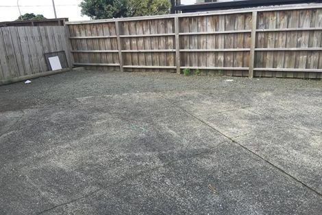 Photo of property in 2/2 Sunnynook Road, Sunnynook, Auckland, 0620