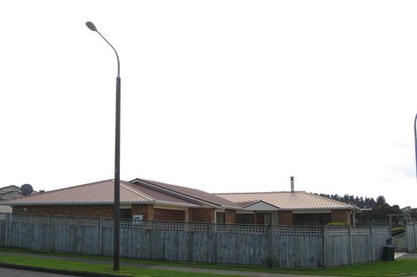 Photo of property in 25 Poplar Grove, Whalers Gate, New Plymouth, 4310