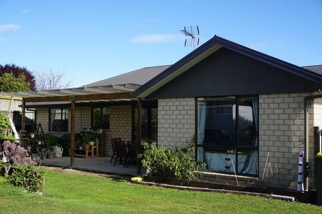 Photo of property in 15 Wimbledon Close, Nawton, Hamilton, 3200