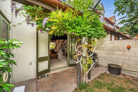 Photo of property in 4/509 Fitzroy Avenue, Hastings, 4122