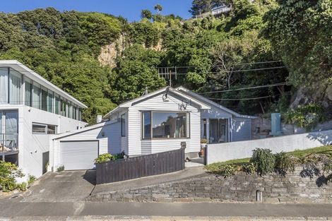 Photo of property in 493 Karaka Bay Road, Karaka Bays, Wellington, 6022