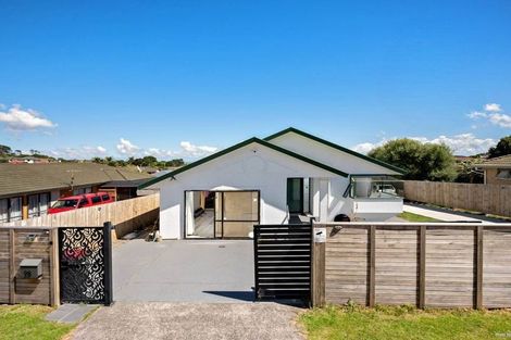 Photo of property in 28 Wai Iti Place, Clendon Park, Auckland, 2103