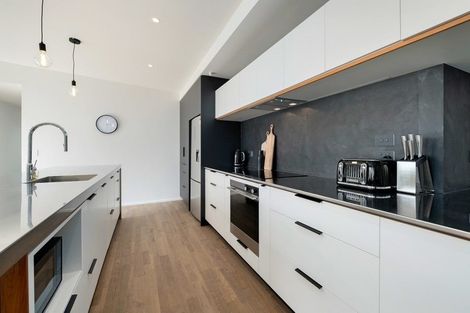 Photo of property in 15 Stackbrae Avenue, Wanaka, 9305