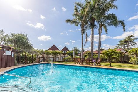 Photo of property in 9/52 Taharoto Road, Takapuna, Auckland, 0622