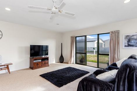 Photo of property in 63 Kane Road, Papamoa Beach, Papamoa, 3118