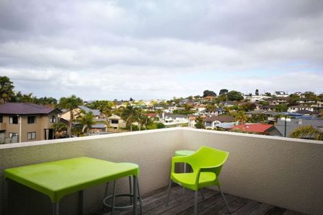 Photo of property in 62b Hogarth Rise, West Harbour, Auckland, 0618
