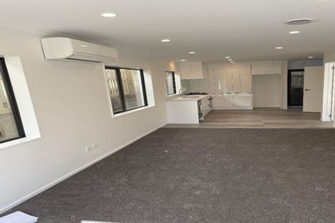 Photo of property in 33d Hillcrest Road, Papatoetoe, Auckland, 2025