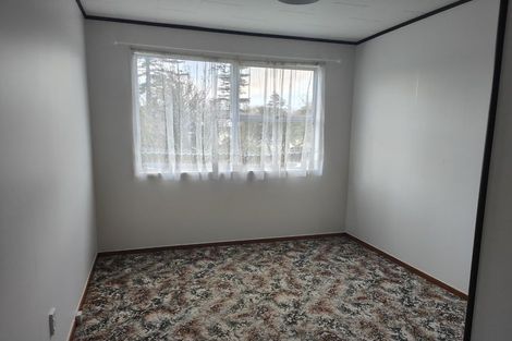 Photo of property in 50 Chilcott Road, Henderson, Auckland, 0612