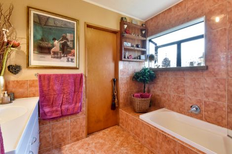 Photo of property in 32 Lorelei Place, Opaheke, Papakura, 2113