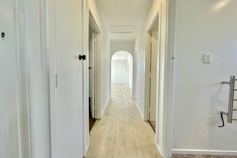 Photo of property in 20 Madison Place, Forrest Hill, Auckland, 0620