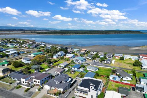 Photo of property in 8 Roore Street, Foxton Beach, Foxton, 4815