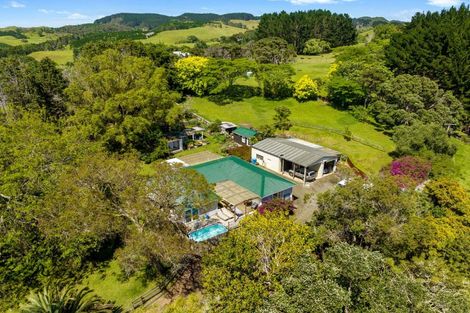 Photo of property in 917 South Head Road, South Head, Helensville, 0874