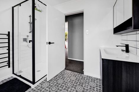 Photo of property in 1 Raunui Crescent, Inglewood, 4330