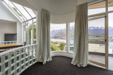 Photo of property in 11 Peregrine Place, Queenstown, 9300