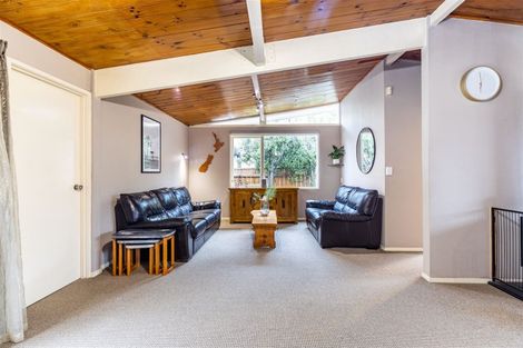Photo of property in 8 Woodstock Place, Hokowhitu, Palmerston North, 4410